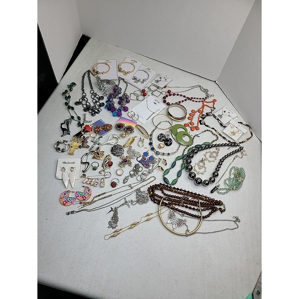 2.5  Lbs Mixed Jewelry Lot Wearable Vintage Modern Gold Silver Tone Costume